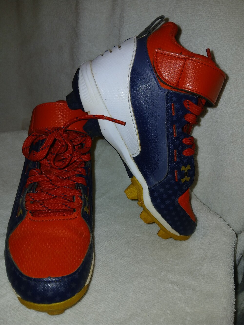 Under Armour Harper Kids Size 13k Cleats in Red, White and Navy FF#372